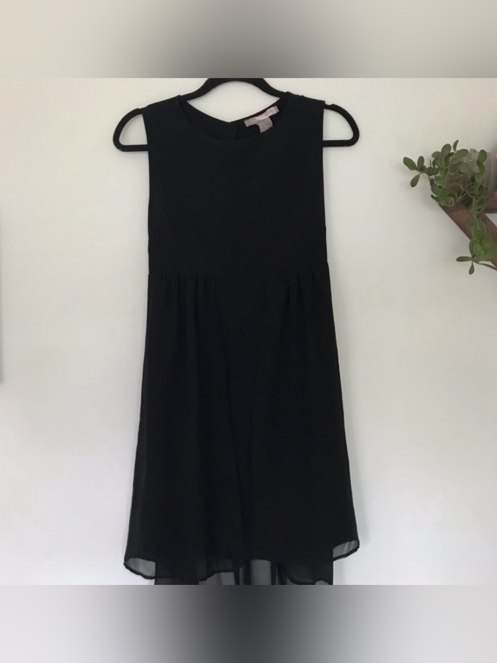 Black Sleeveless Dress